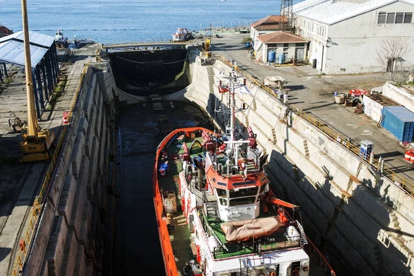 Una Barca Della Guardia Costiera Nel Cantiere Navale — Foto Stock