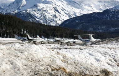 Özel jetler ve uçaklar Alpler St Moritz İsviçre Havaalanı