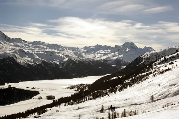 Blick Auf Skipiste Und Skigebiet Der Schweiz — Stockfoto