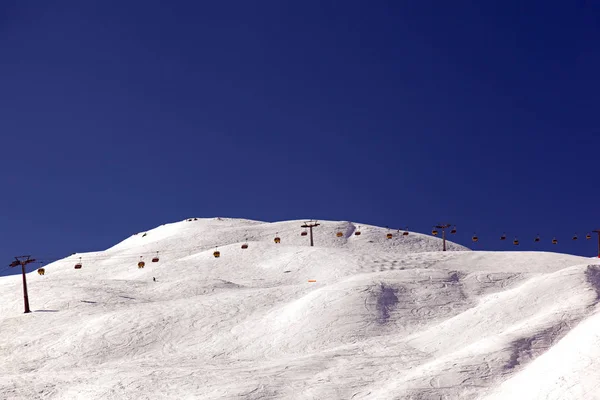 Uma Vista Teleférico Esqui Pista Esqui Nos Alpes Suíços — Fotografia de Stock