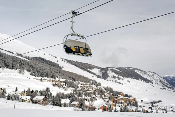 Blick Auf Ein Traumhaft Schönes Dorf Der Verschneiten Landschaft Und — Stockfoto