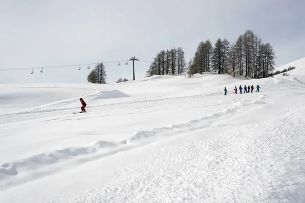 Professor Esqui Crianças Aprendendo Esqui Pista Esqui Nos Alpes Suíços — Fotografia de Stock