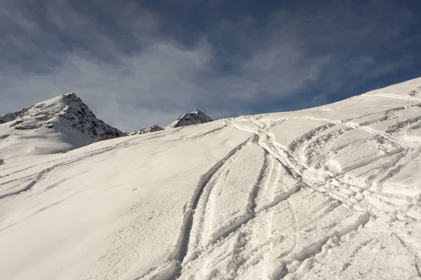 Een Uitzicht Een Besneeuwde Helling Bergen Zwitserse Alpen — Stockfoto