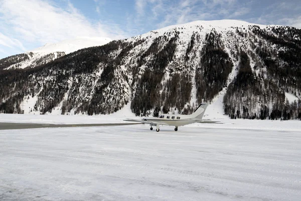 Jet Privato Pronto Decollare Nell Aeroporto Moritz Svizzera Inverno — Foto Stock