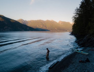Kayık Gölü ve günbatımı hava atış