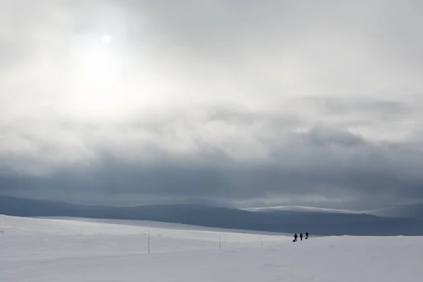 Backcountry atmosferico congelato paese remoto in inverno — Foto Stock