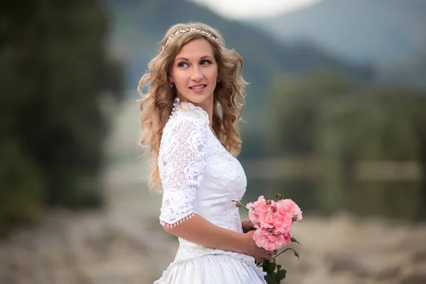 Hermoso retrato de novia —  Fotos de Stock