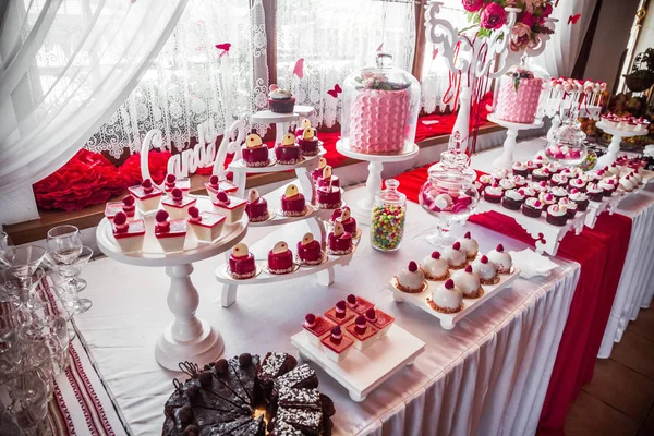 Şekerleme, çikolata, büfe tablo. Tatlı tablo bir parti hediyeler için. 