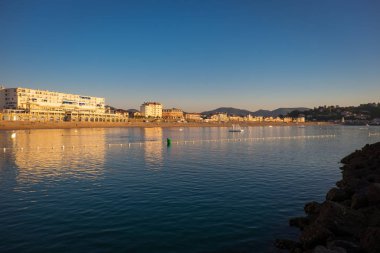SAINT Jean de Luz bir yaz gün batımı sırasında