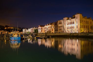 SAINT Jean de Luz bir yaz gün batımı sırasında