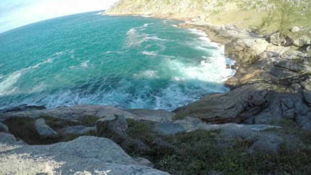 Mare Contanti Roccia Arraial Cabo — Video Stock