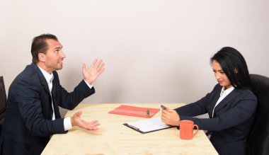 masada oturan işadamı 
