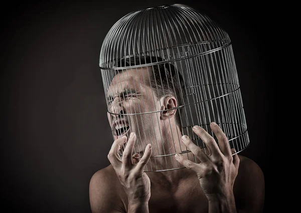 Fermé dans une cage, concept — Photo