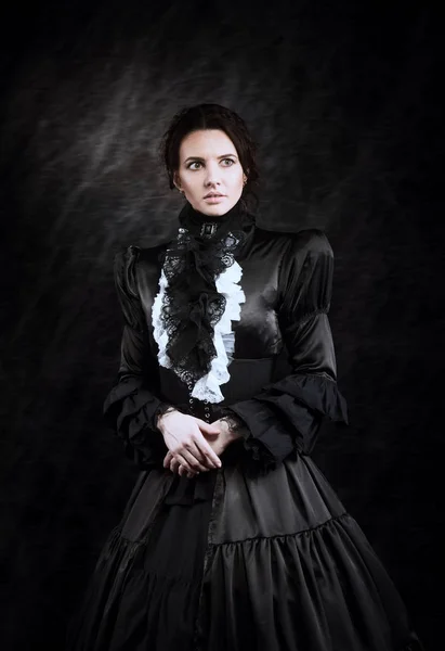 Dama w czerni — Zdjęcie stockowe