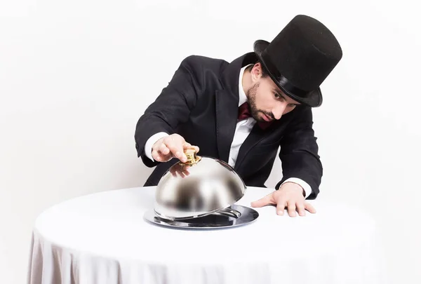 Gentleman zitten aan de tafel — Stockfoto