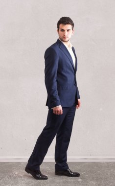 Yakışıklı erkek portresi