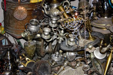 El işi dekoratif objeler bir Hatıra Eşyası Dükkanı eski şehir Kudüs İsrail pazarda satılan closeup 