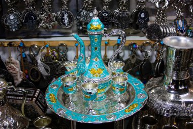 El işi dekoratif objeler bir Hatıra Eşyası Dükkanı eski şehir Kudüs İsrail pazarda satılan closeup 