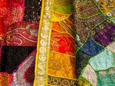 El işi dekoratif objeler bir Hatıra Eşyası Dükkanı eski şehir Kudüs İsrail pazarda satılan closeup 