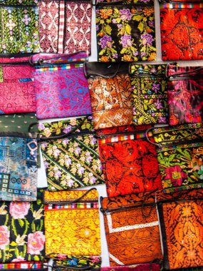 El işi dekoratif objeler bir Hatıra Eşyası Dükkanı eski şehir Kudüs İsrail pazarda satılan closeup 