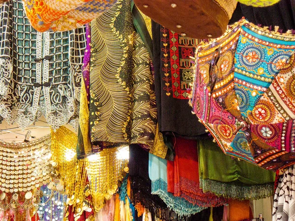 Primer Plano Objetos Decorativos Artesanales Vendidos Una Tienda Recuerdos Bazar —  Fotos de Stock
