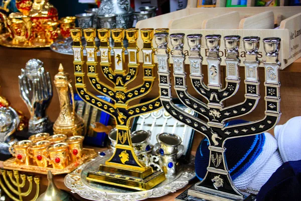 Närbild Religiösa Föremål Säljs Butik För Souvenirer Basaren Jerusalems Gamla — Stockfoto