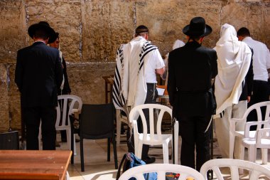 Kudüs İsrail Mart 6-2018 bilinmeyenli insanlar açık dua batı duvarı eski Kudüs şehri, sabah saat