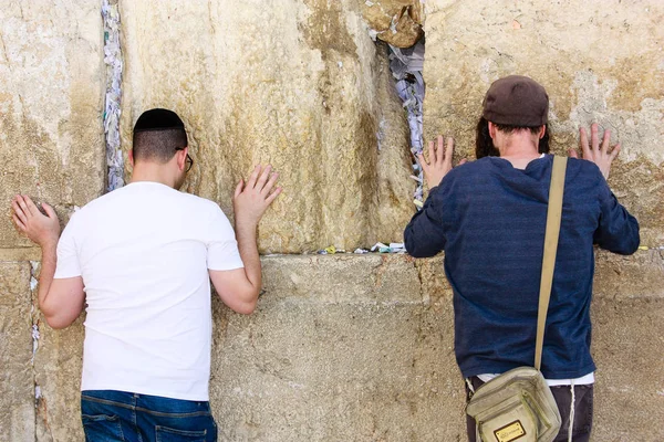 Jerusalém Israel Março 2018 Desconhece Pessoas Orando Frente Muro Ocidental — Fotografia de Stock