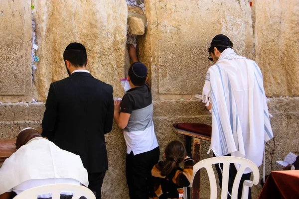 Jerusalén Israel Marzo 2018 Desconocidos Orando Frente Muro Occidental Vieja — Foto de Stock