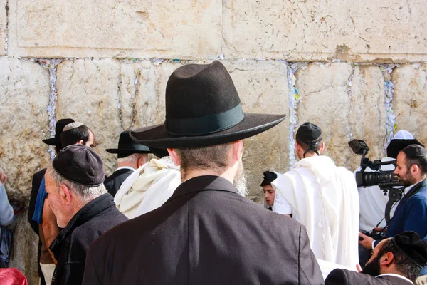 耶路撒冷以色列 3月6 2018 未知数人们在耶路撒冷旧城清晨祈祷前的西墙 — 图库照片