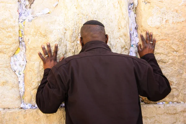Jerusalém Israel Março 2018 Desconhece Pessoas Orando Frente Muro Ocidental — Fotografia de Stock