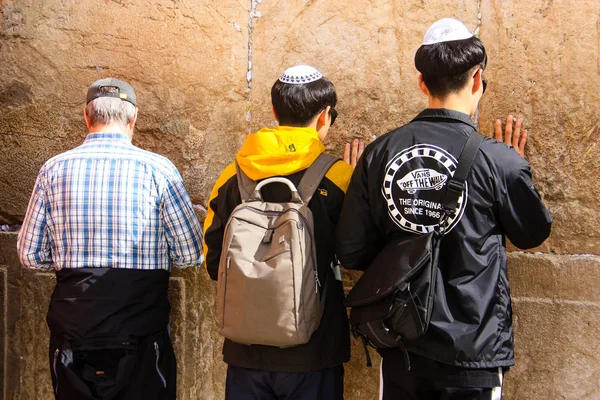 Jerusalén Israel Marzo 2018 Desconocidos Orando Frente Muro Occidental Vieja — Foto de Stock