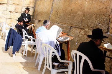 Kudüs İsrail Mart 6-2018 bilinmeyenli insanlar açık dua batı duvarı eski Kudüs şehri, sabah saat