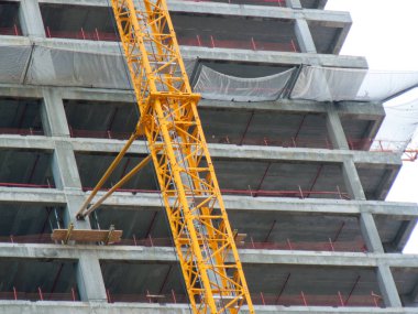 Bir binanın Yeni İsrail Tel Aviv city Şubat 8-2018 akşamı bir şantiye görünümü