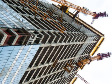 Bir binanın Yeni İsrail Tel Aviv city Şubat 8-2018 akşamı bir şantiye görünümü