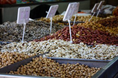 Mahane Yehuda Pazar Kudüs İsrail tezgahta Kuruyemiş