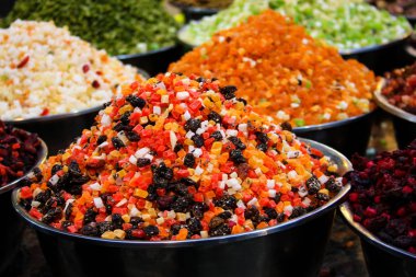 Kudüs İsrail Mahane Yehuda markette satılan renkli baharat kapandı