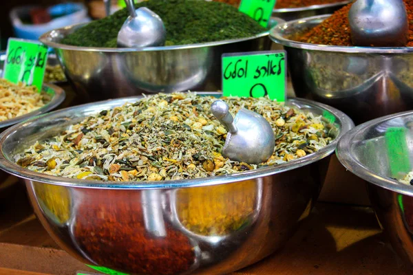 Kudüs Srail Mahane Yehuda Markette Satılan Renkli Baharat Kapandı — Stok fotoğraf