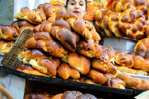 Jeruzalem Israël Februari 2018 Onbekenden Mensen Winkelen Bij Mahane Yehuda — Stockfoto