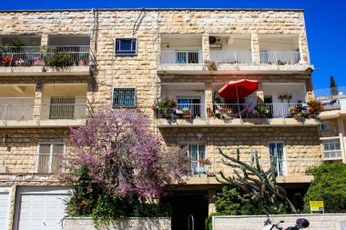 Ha Palmah sokak Katamon alan Kudüs İsrail Mart 14-2018 öğlen binada görünümünü