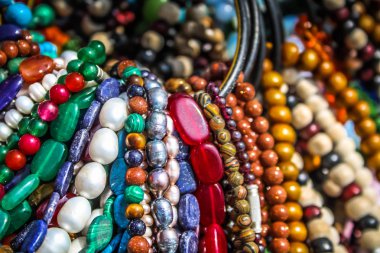 Güney Hindistan'da plaj portre renkli takı satıldı