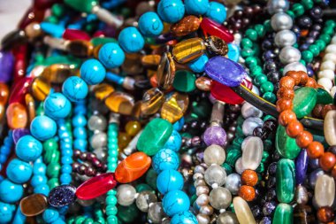 Güney Hindistan'da plaj portre renkli takı satıldı