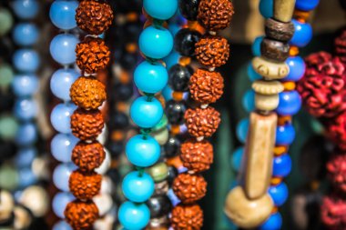 Güney Hindistan'da plaj portre renkli takı satıldı