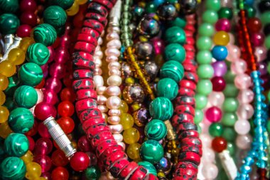 Güney Hindistan'da plaj portre renkli takı satıldı