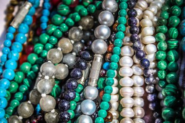 Güney Hindistan'da plaj portre renkli takı satıldı