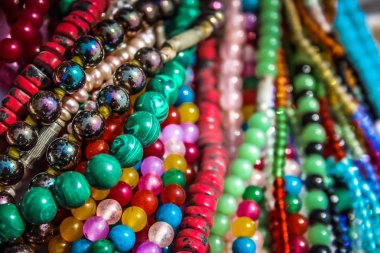 Güney Hindistan'da plaj portre renkli takı satıldı