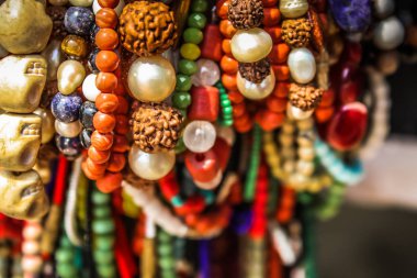 Güney Hindistan'da plaj portre renkli takı satıldı