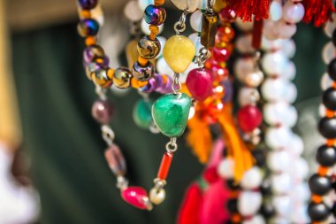 Güney Hindistan'da plaj portre renkli takı satıldı