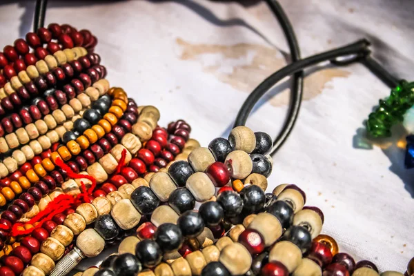 Gros Plan Bijoux Colorés Vendus Sur Plage Dans Sud Inde — Photo