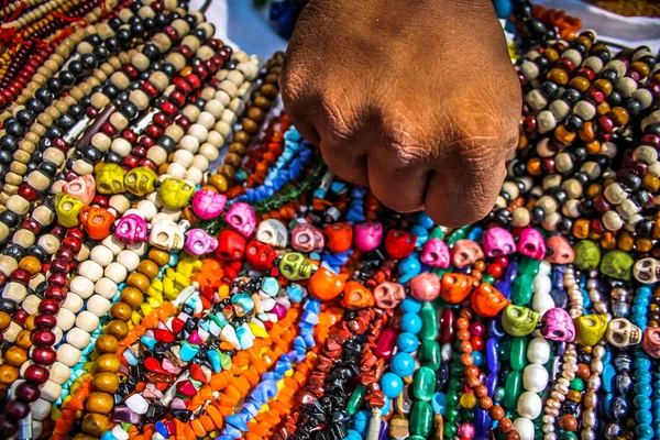 Gros Plan Bijoux Colorés Vendus Sur Plage Dans Sud Inde — Photo